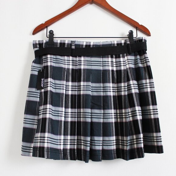 Ardene Pleated Plaid Skirt with Pouch - Picture 13 of 13